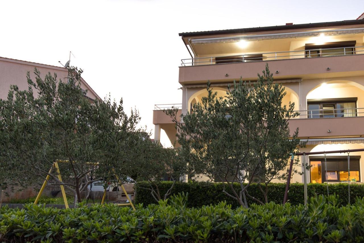 Apartmani Paradiso クルク エクステリア 写真