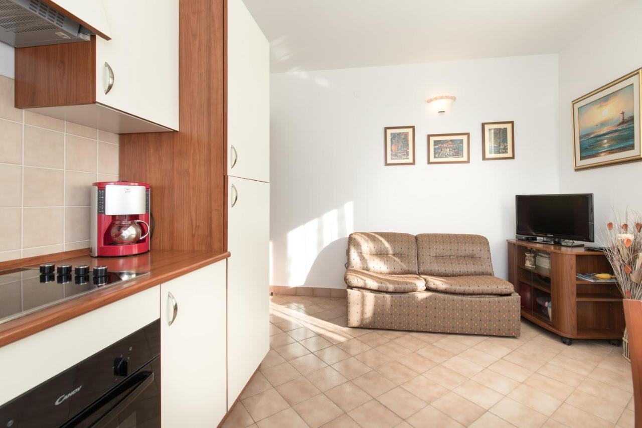 Apartmani Paradiso クルク エクステリア 写真